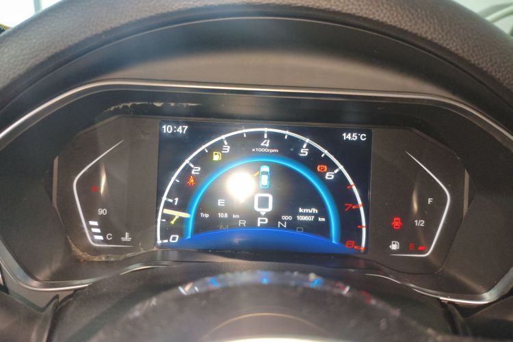 众泰SR9 2017款 2.0T 自动极致之梦版中控内饰14