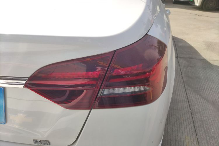 吉利汽车 帝豪 2021款 UP 1.5L CVT向上版车身外观9