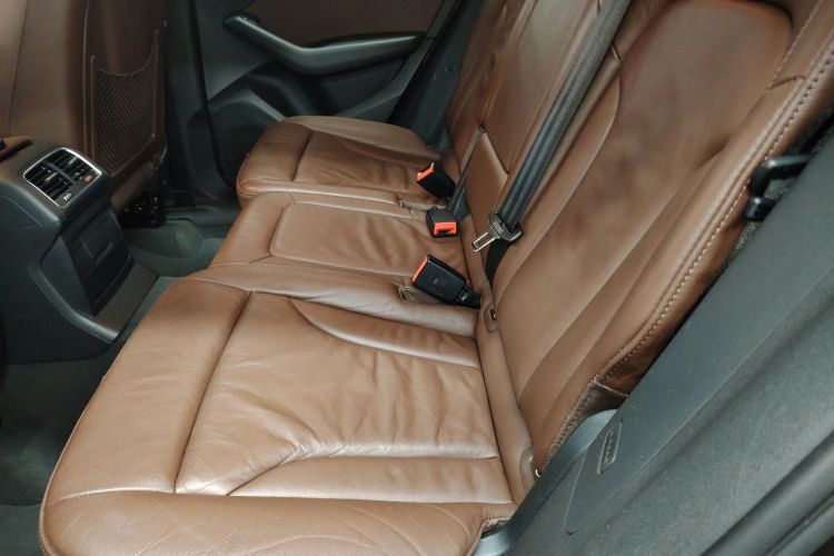 奥迪Q5 2015款 40 TFSI 技术型中控内饰21