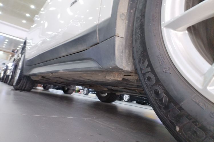 宝马X1 2018款 sDrive18Li 时尚型机舱底盘29