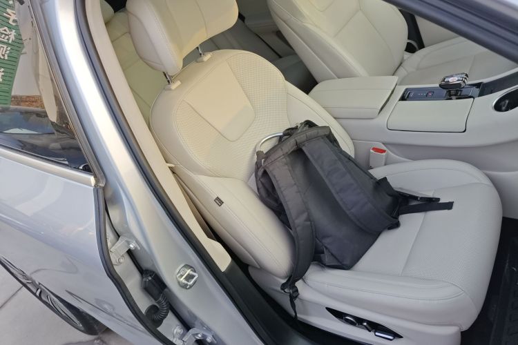 鸿蒙智行 问界M5 2022款 增程四驱旗舰版局部细节41