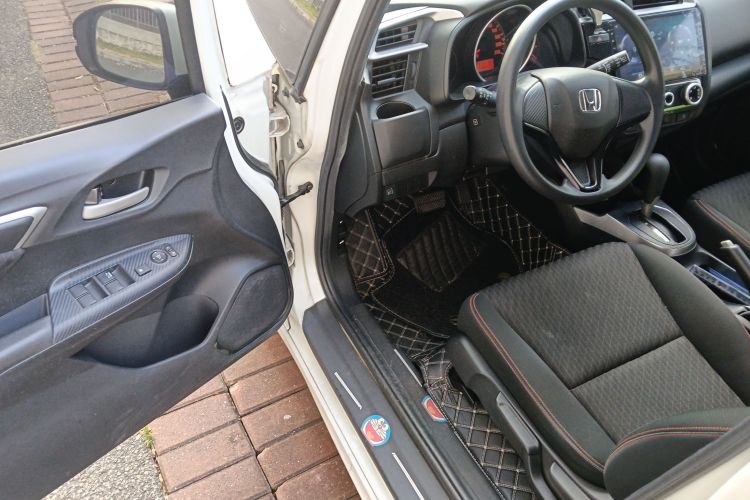 本田 飞度 2018款 1.5L CVT潮跑版中控内饰20