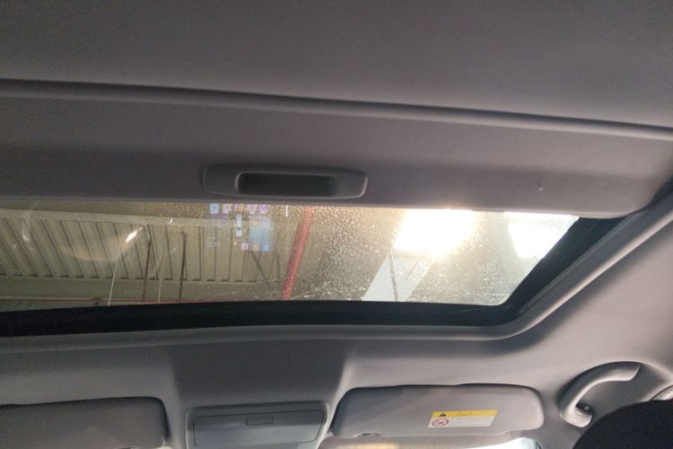 标致3008 2016款 2.0L 自动标准版中控内饰22