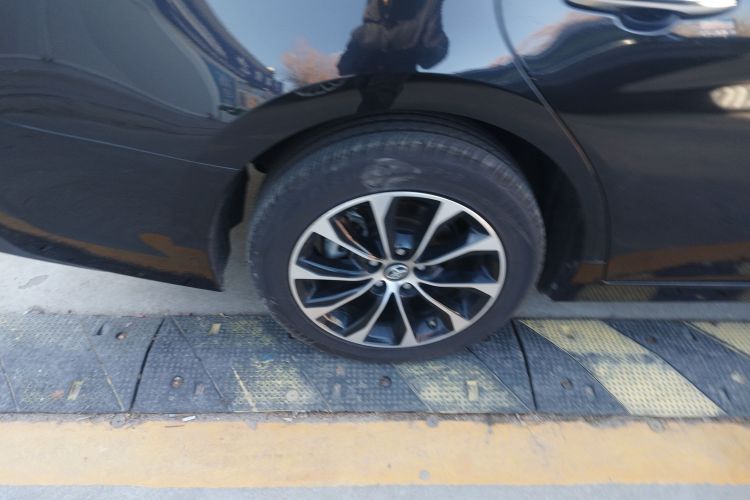 丰田 亚洲龙 2022款 双擎 2.5L 豪华版车身外观6008