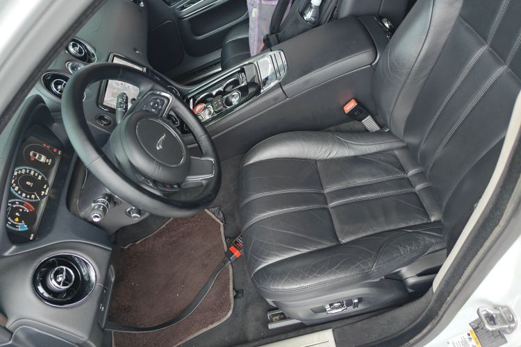 捷豹XJ 2016款 XJL 3.0 SC 两驱典雅商务版局部细节19