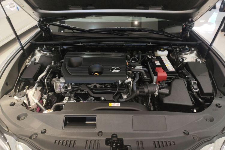 雷克萨斯ES 2025款 200 臻享版机舱底盘24