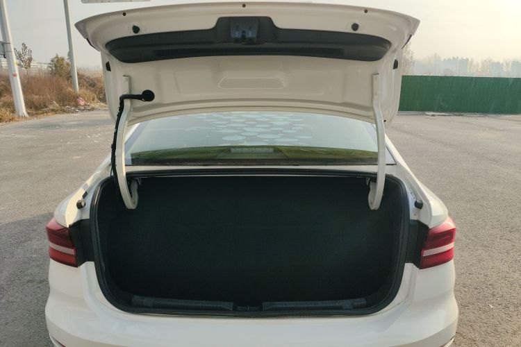 大众 朗逸 2021款 1.5L 自动视野版机舱底盘23