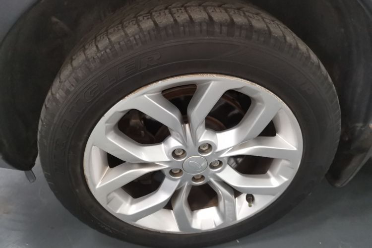 路虎 发现神行 2017款 2.0T HSE车身外观6007