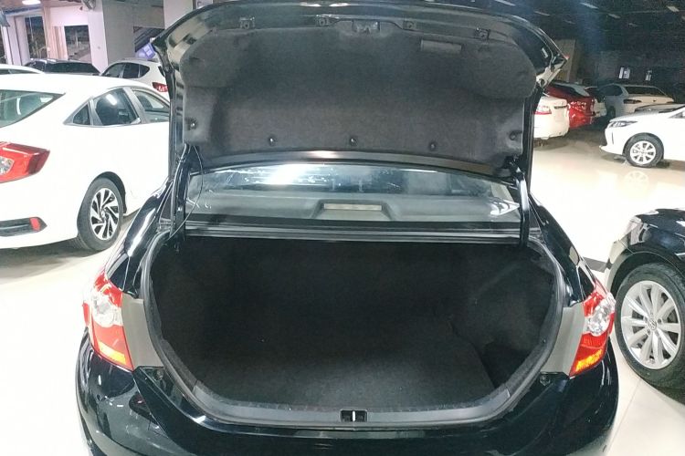 丰田 雷凌 2014款 1.6G CVT精英版中控内饰23