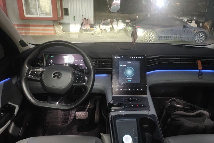 蔚来ES6 2020款 420KM 运动版中控内饰7002