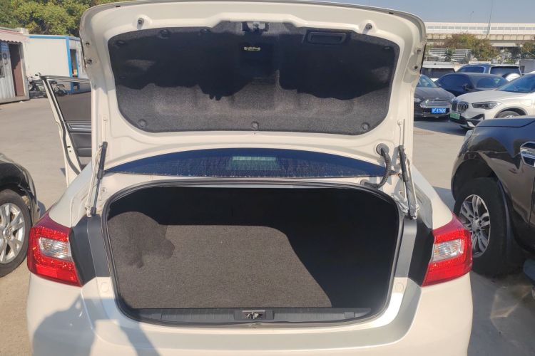 斯巴鲁 力狮 2016款 2.5i 全驱荣耀版局部细节23