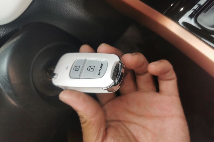 东风纳米EX1 2023款 PRO 轻风版闪电型中控内饰7001