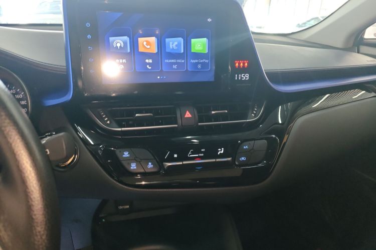 丰田C-HR 2022款 2.0L 舒适版中控内饰16