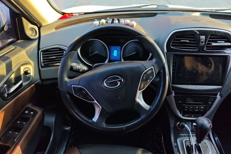 广汽传祺 传祺GS5 Super 2016款 2.0L 自动两驱周年纪念版中控内饰13