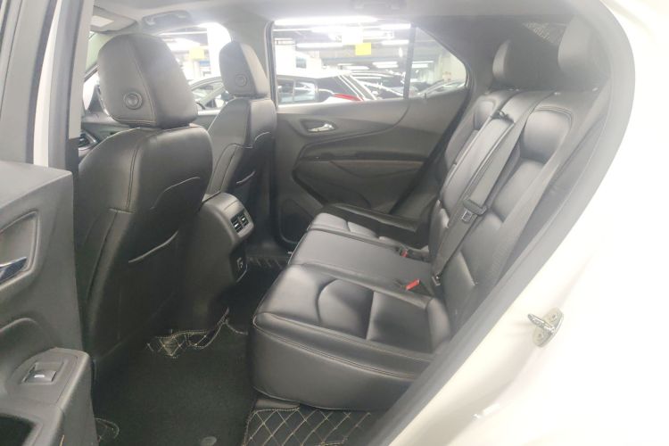 雪佛兰 探界者 2019款 535T 自动驭界版 国VI中控内饰7004