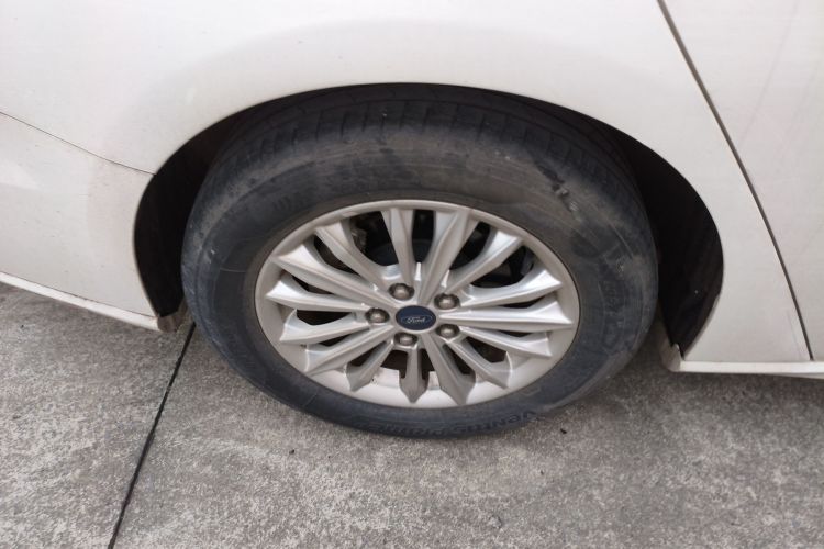 福特 福克斯 2020款 三厢 1.5L 自动锋跃型车身外观6003