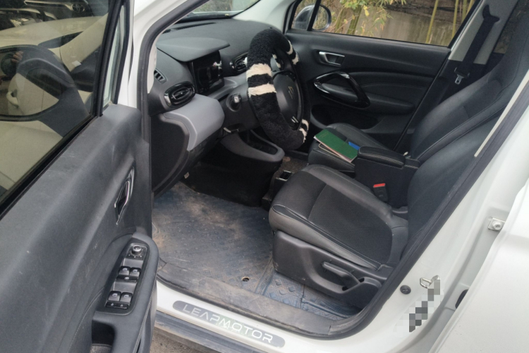 零跑汽车 零跑T03 2020款 400豪华版中控内饰20