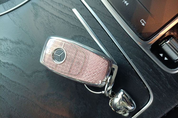 奔驰C级 2019款 C 260 L 运动版中控内饰11