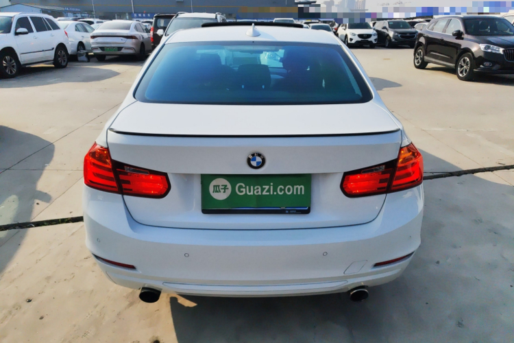 宝马3系 2013款 316i 进取型车身外观6