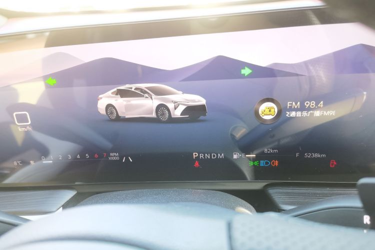 别克 君越 2023款 28T 越尊版中控内饰14