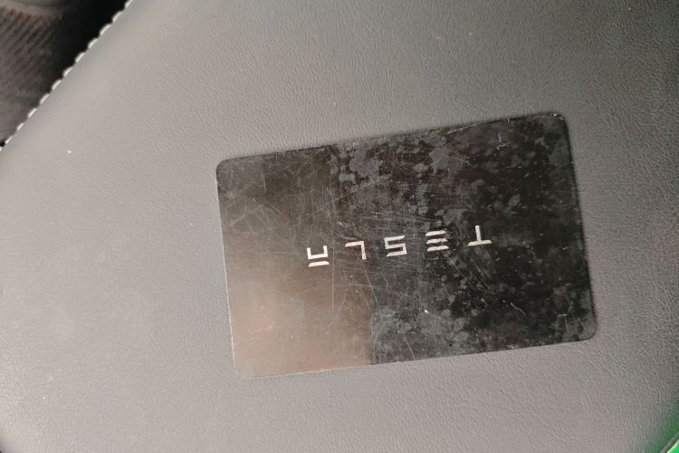 特斯拉 Model Y 2021款 标准续航后驱版中控内饰11