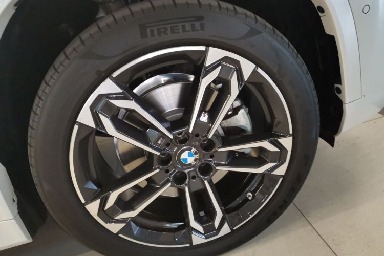 宝马X1 2023款 sDrive25Li M运动套装车身外观10