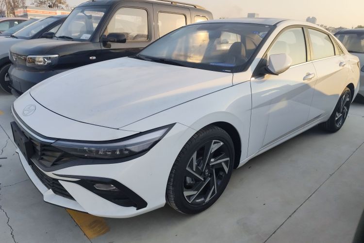 现代 伊兰特 2023款 1.5L CVT GLX精英版车身外观6003