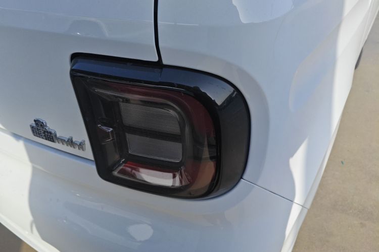 吉利银河 熊猫 2025款 210km 元气熊车身外观9