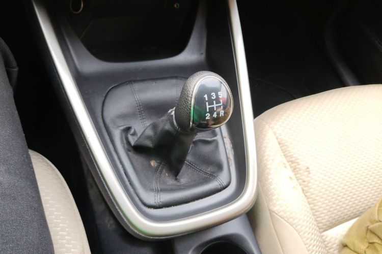 福特 福睿斯 2017款 改款 1.5L 手动舒适型中控内饰18