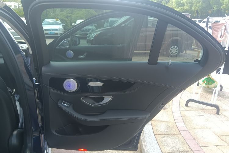 奔驰C级 2018款 C 180 L 动感型运动版中控内饰45