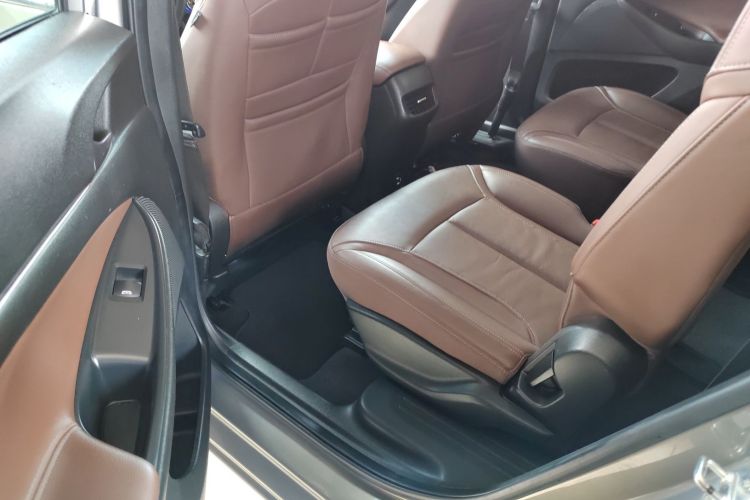 别克GL6 2019款 18T 6座互联豪华型 国V中控内饰21