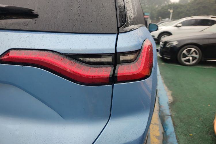 蔚来ES8 2018款 355KM 基准版 七座版车身外观6006