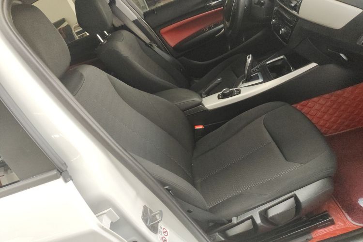 宝马1系(进口) 2018款 118i 领先型局部细节41