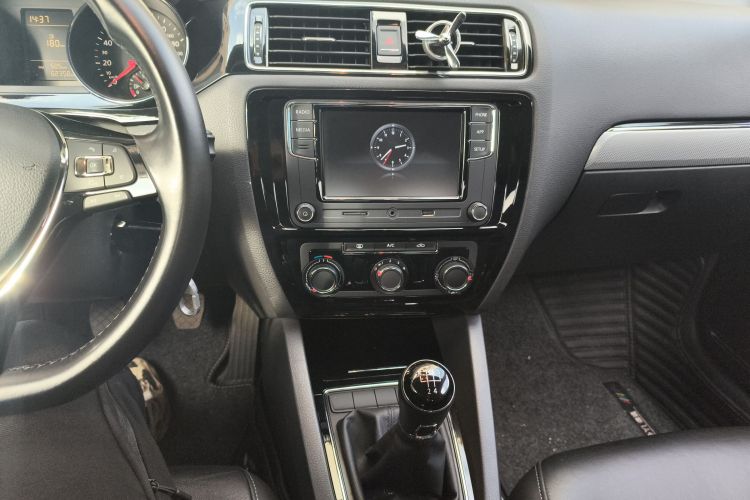 大众 速腾 2015款 230TSI 手动舒适型中控内饰16