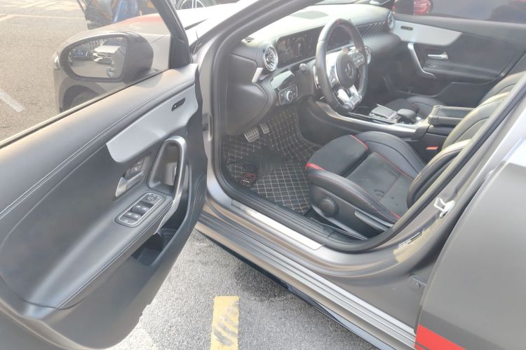 奔驰A级AMG 2021款 AMG A 35 L 4MATIC 炽夜特别版中控内饰7003