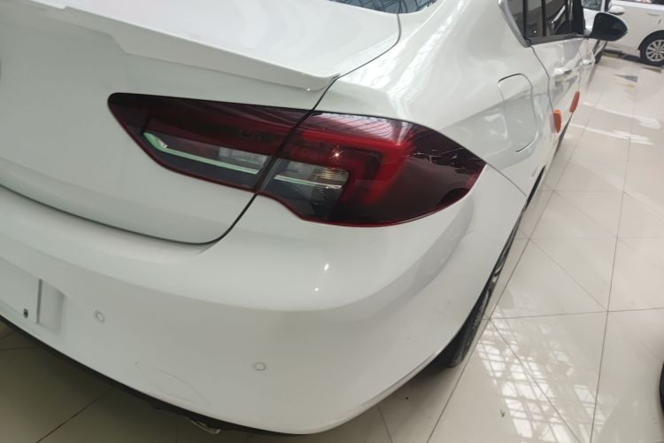 别克 君威 2017款 28T 尊享型车身外观9