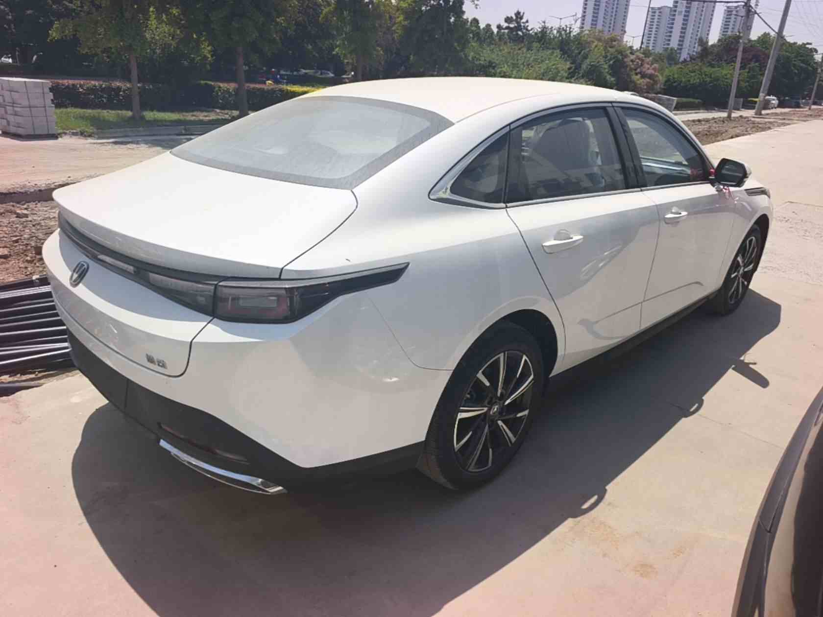 长安 逸动 2025款 蓝鲸 1.5T 500Bar尊贵型(5)