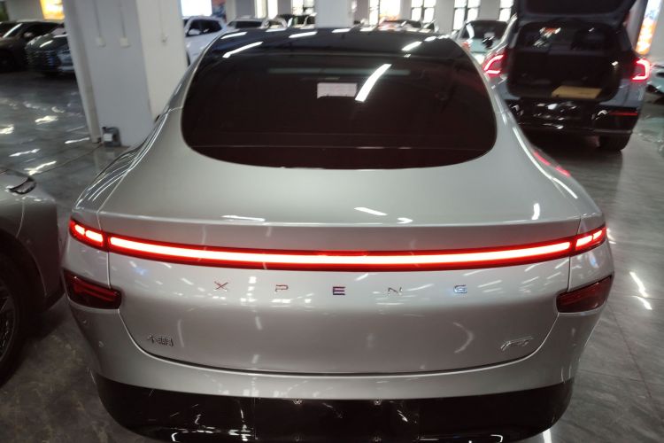 小鹏P7 2022款 480N+车身外观6004