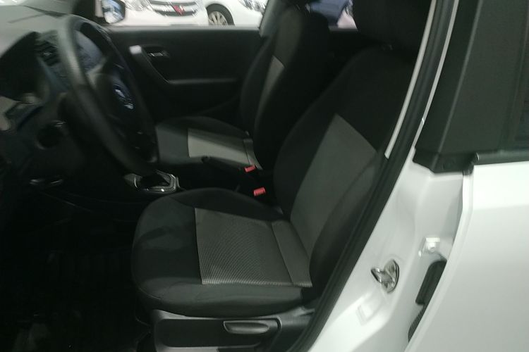 大众 Polo 2016款 1.4L 自动风尚型局部细节19