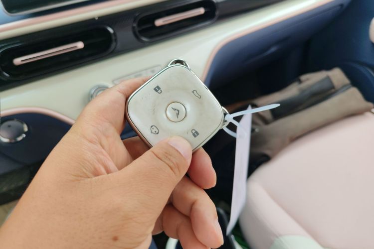 凯翼拾月 2023款 201km 踏浪版中控内饰11