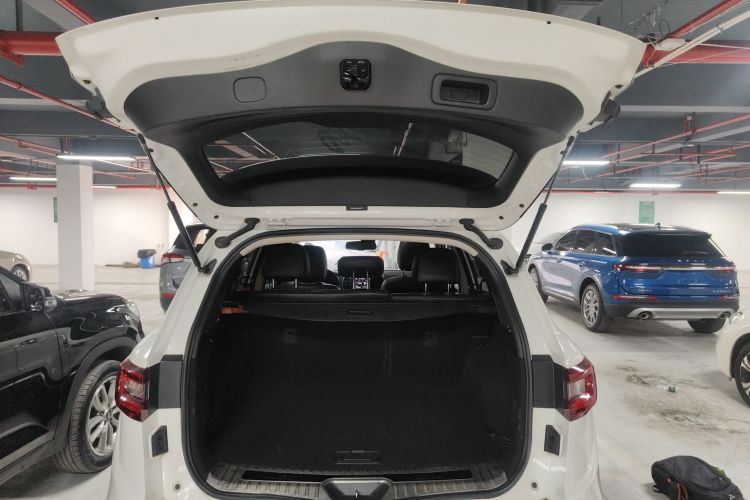 雷诺 科雷傲 2017款 2.5L 四驱尊贵版机舱底盘23