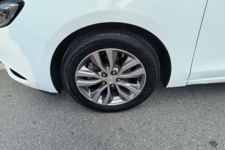 别克 英朗 2021款 1.3T 自动轻混动精英型车身外观35