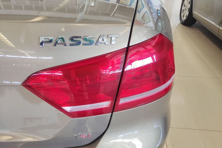 大众 帕萨特 2014款 1.8TSI DSG尊荣版车身外观9