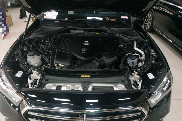 奔驰E级 2025款 改款 E 300 L 豪华型局部细节24