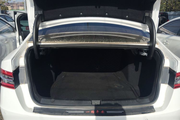 比亚迪 秦Pro 2020款 超越版 1.5TI 自动尊贵型局部细节23