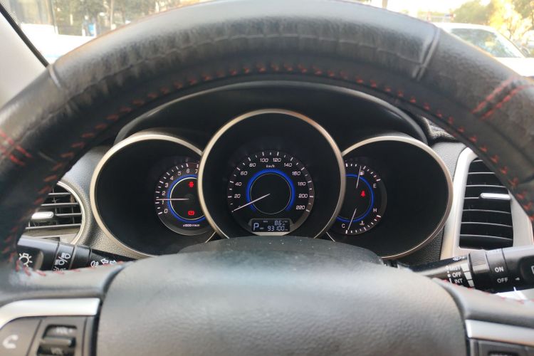 长安 逸动 2015款 1.6L 自动俊酷型 国IV中控内饰14