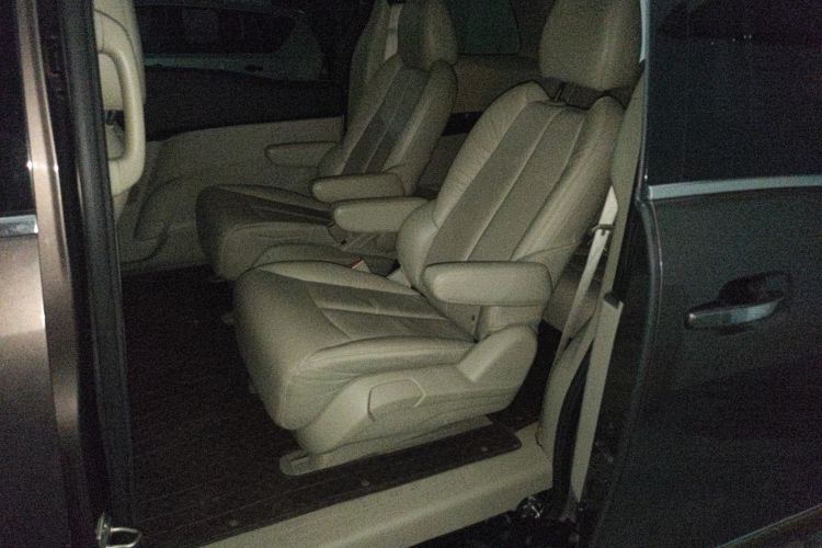 别克GL8 2017款 25S 豪华型 国V中控内饰7004