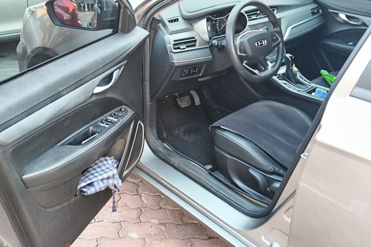 吉利汽车 帝豪 2021款 UP 1.5L CVT豪华型中控内饰20