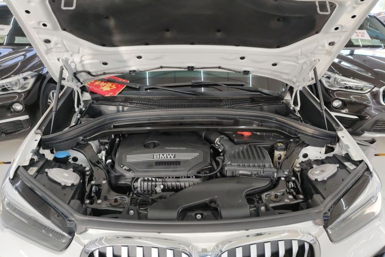 宝马X1 2021款 sDrive20Li 时尚型机舱底盘24