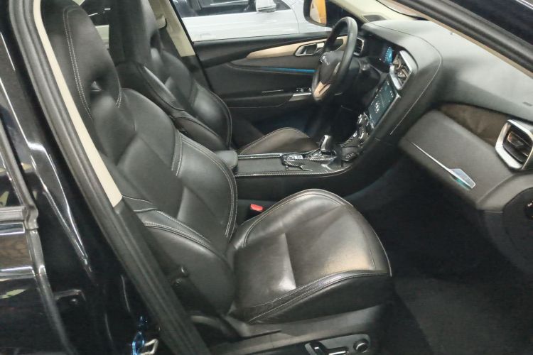 领克01 2017款 2.0T 两驱型Pro版局部细节41